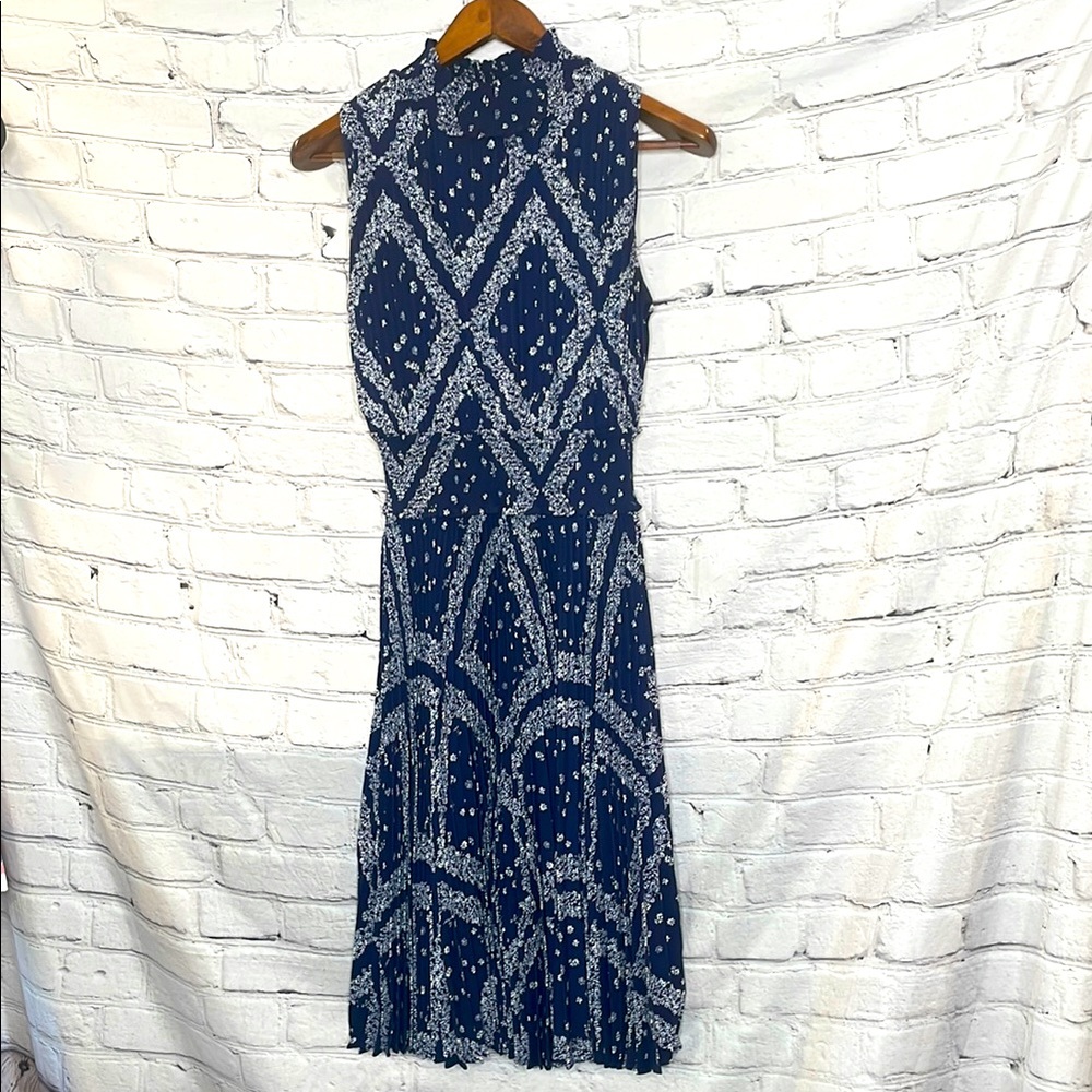 Nanette Lepore Blue & White Sleeveless Pleated Dress Size 4 Excellent Condition
